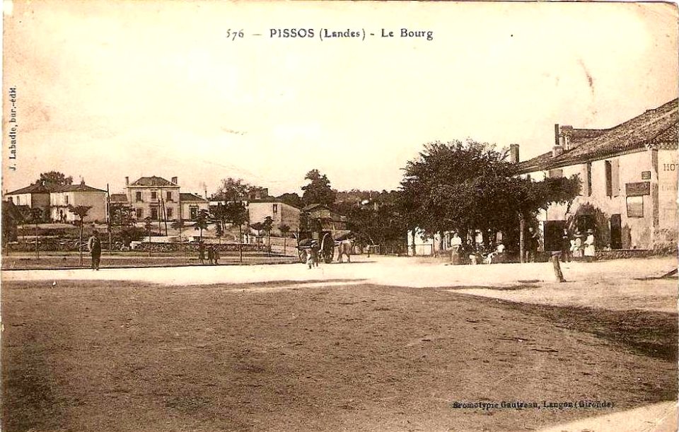 Pissos (Landes) - bourg 1