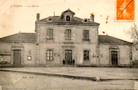 Pissos (Landes) - Mairie et écoles 1