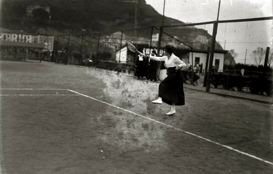 Pistas de tenis en las antiguas pistas de San Sebastián (2 de 12) - Fondo Car-Kutxa Fototeka