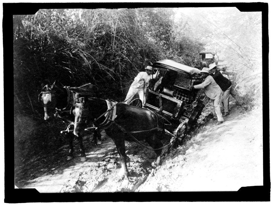 PUERTO RICO ROADS, BRIDGES, AND ROAD CONSTRUCTION LCCN2016864027