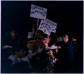 Public Reactions, Signs of support - NARA - 192606 photo