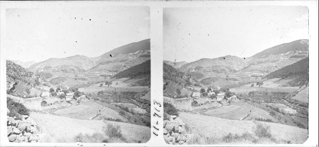 Pujada al coll i vista de Tuixén
