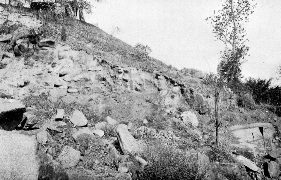 PSM V54 D476 Quarry showing fresh and weathered rocks