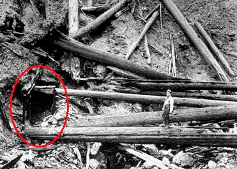 Pulaski Tunnel after 1910 fire