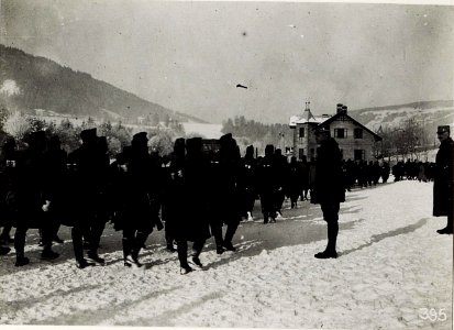 Pustertal, Standschützenbaon Bregenz in Welsberg. Defilierung. (BildID 15580393)