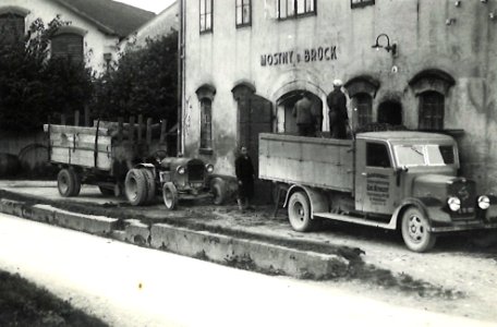 Puchheim Likörfabrik Mostny und Brück beim Obst ausladen 1937