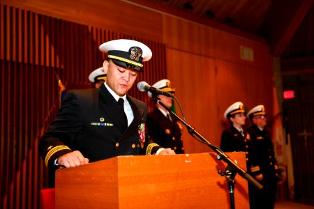 Puget Sound Transient Personnel Unit Welcomes New Commanding Officer 161122-N-EC099-154