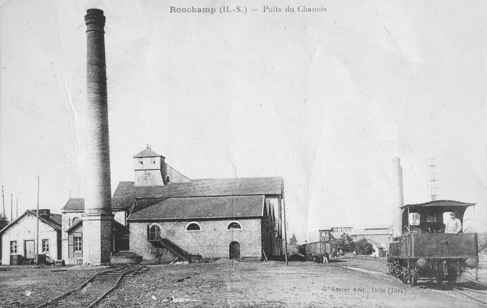 Puits du Chanois et locomotive