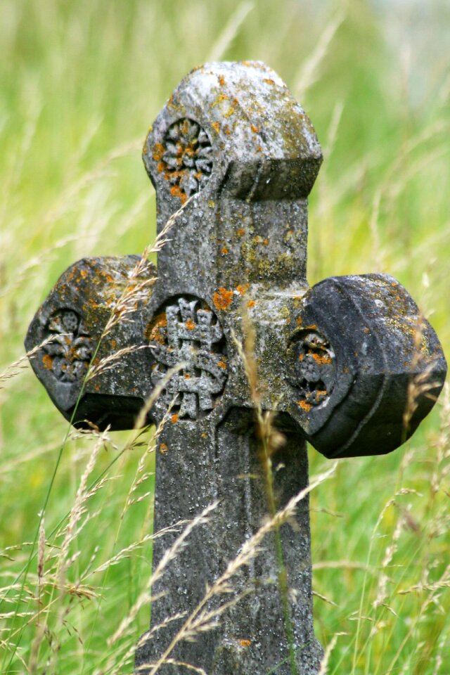 Grave faith stone
