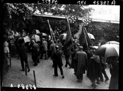 Père-Lachaise - manifestation au mur des Fédérés S.F.I.O. (Btv1b90291927 f1)
