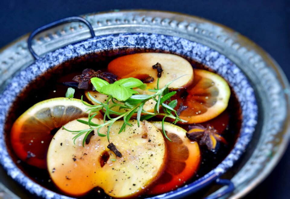 Apple lemon spices