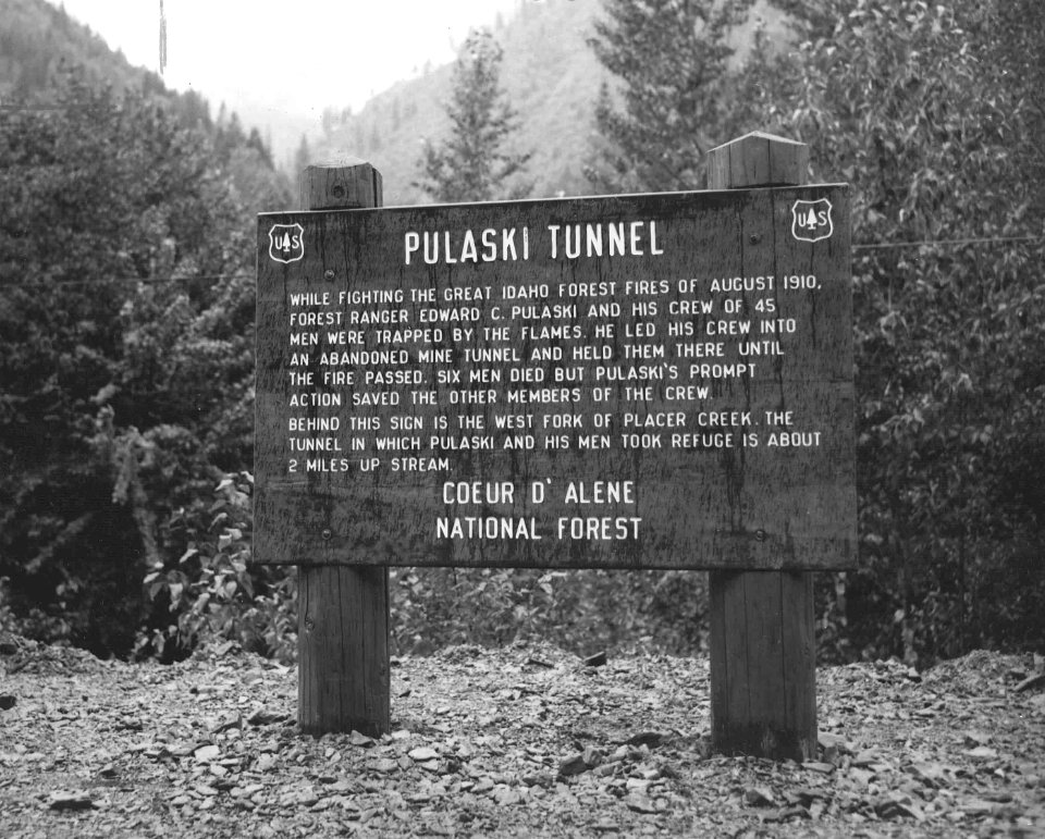 Pulaski Tunnel sign, 1960