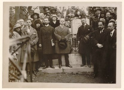 Pèlerinage sur la tombe de Chopin au Père-Lachaise 05