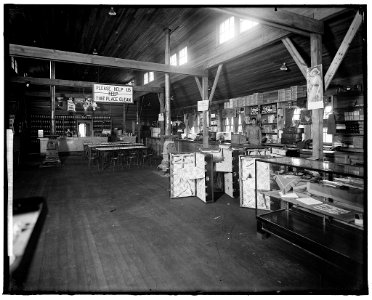 QUANTICO POST EXCHANGE LCCN2016861812
