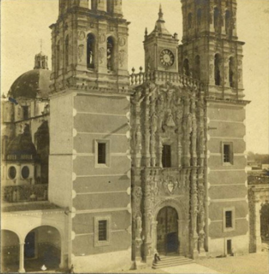 Pórtico de la Parroquia de Dolores Hidalgo (1909)