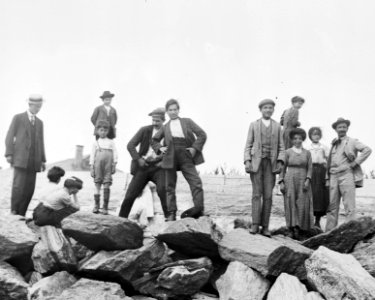 Quarantined on Hoffman Island between 1910 and 1915 - LCCN2014689773 (cropped)