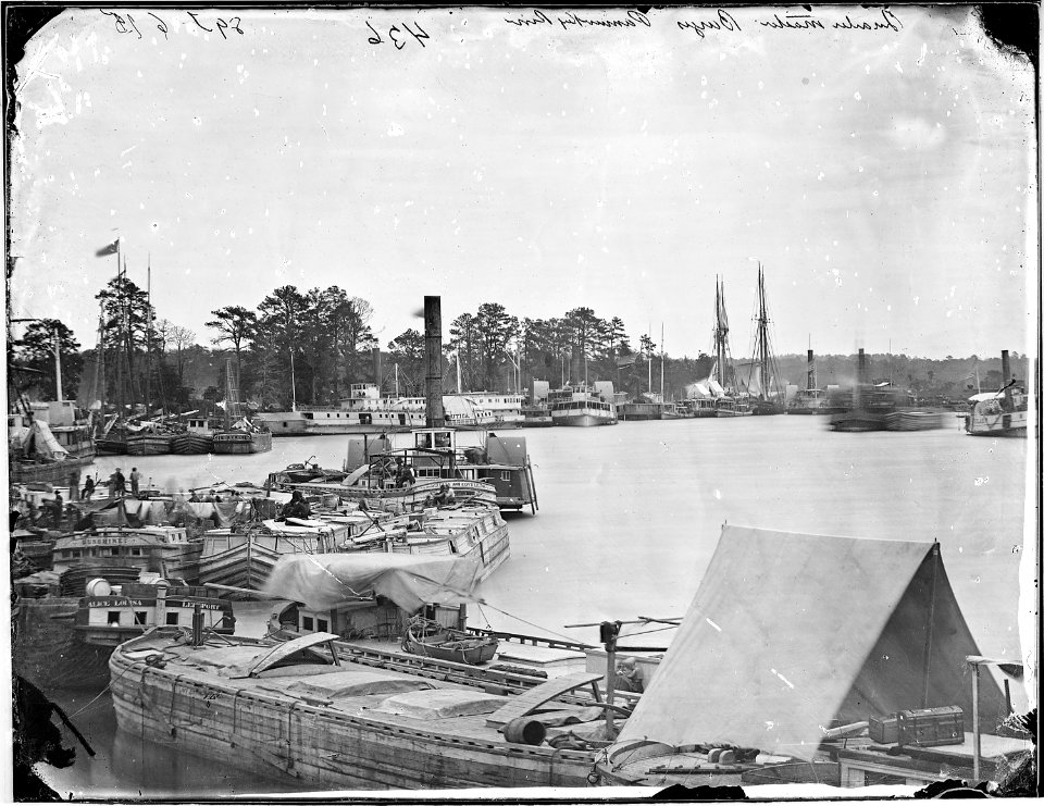 Quartermaster's barges on the Pamunkey River, 1864 - NARA - 524856
