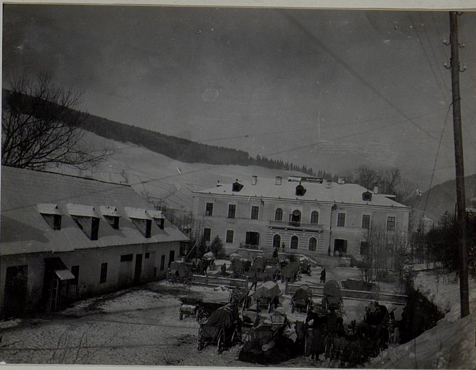 Quartier des 12.J.TD.2 kommandos in Jakobeny. (Bergamtshaus) (BildID 15451861)