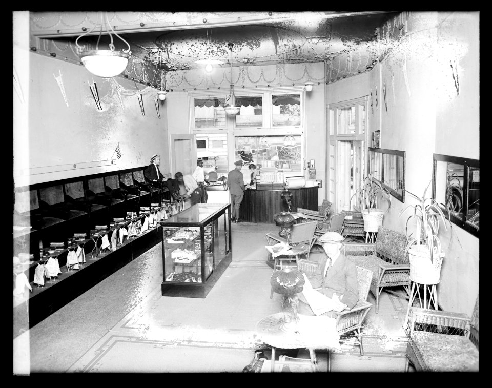 Quality shoe repair shop LCCN2016851990