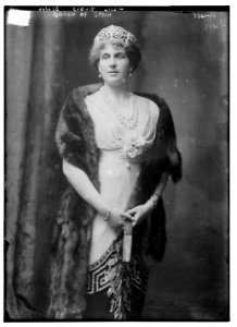 Queen of Spain LCCN2014701722
