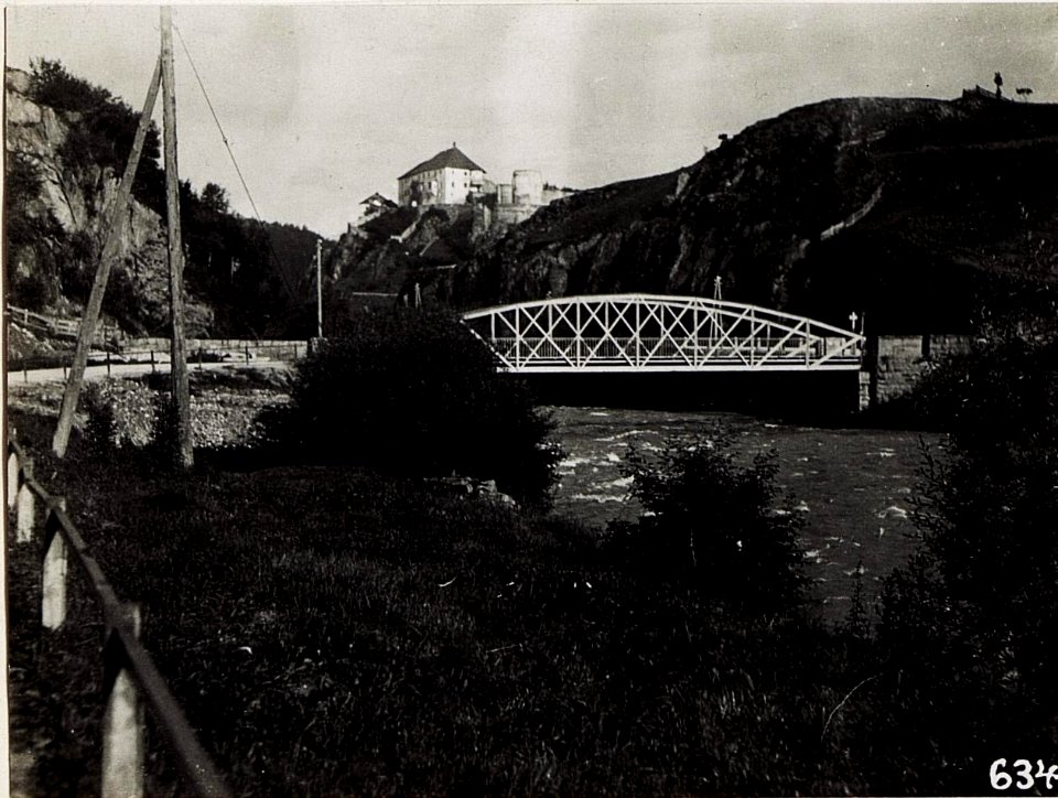 Pustertal, Brücke bei St.Lorenzen mit Sonnenburg. (BildID 15580302)