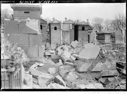 Père Lachaise - dégâts dus aux bombardements 03
