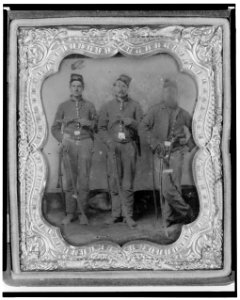 Pvt. Frank A. Remington and two other Union soldiers, full-length portrait, facing front LCCN2005695744