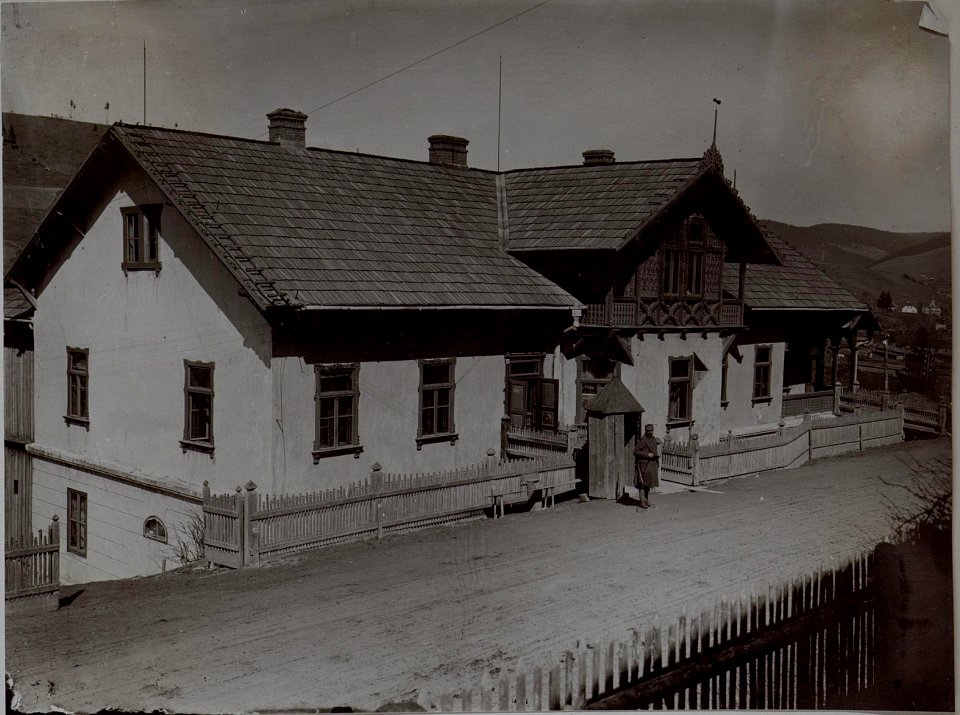 Quartier des Stabes der 12.ITD.in Jakobeny.Villa Kohn. (BildID 15450252)