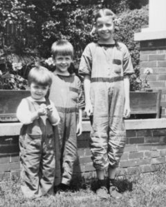 Quentin, Cornelius, and Gracie Roosevelt LCCN2001700327 (cropped)
