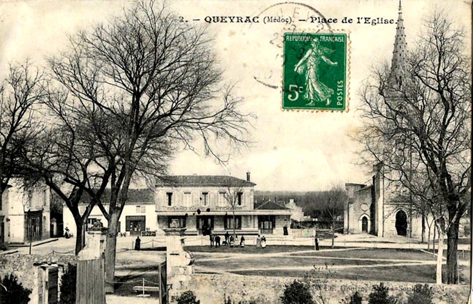 Queyrac - Place de l'église 2