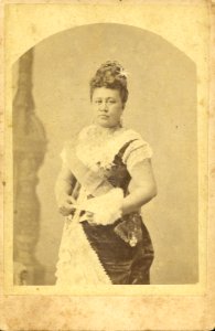 Queen Kapiolani, cabinet card by Menzies Dickson, Manu Antiques