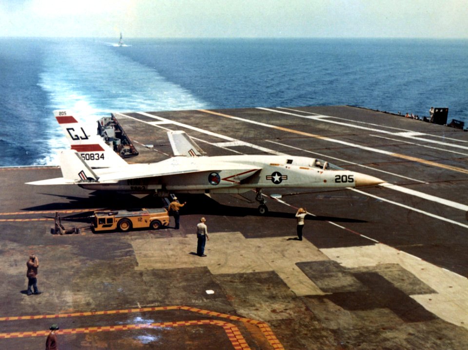 RA-5C Vigilate of RVAH-3 aboard USS Saratoga (CVA-60) on 8 September 1965 (NNAM.1996.253.6353)