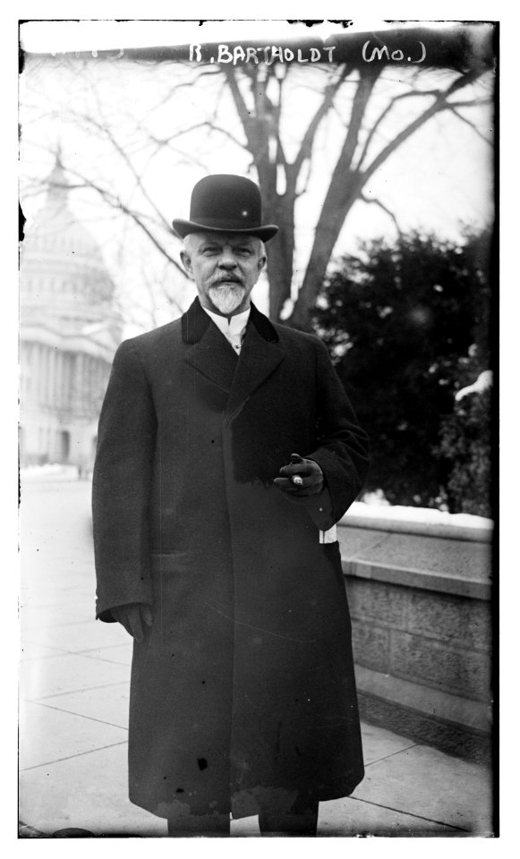 R. Bartholdt, of Missouri, standing near Capitol, Washington, DC LCCN2014685556