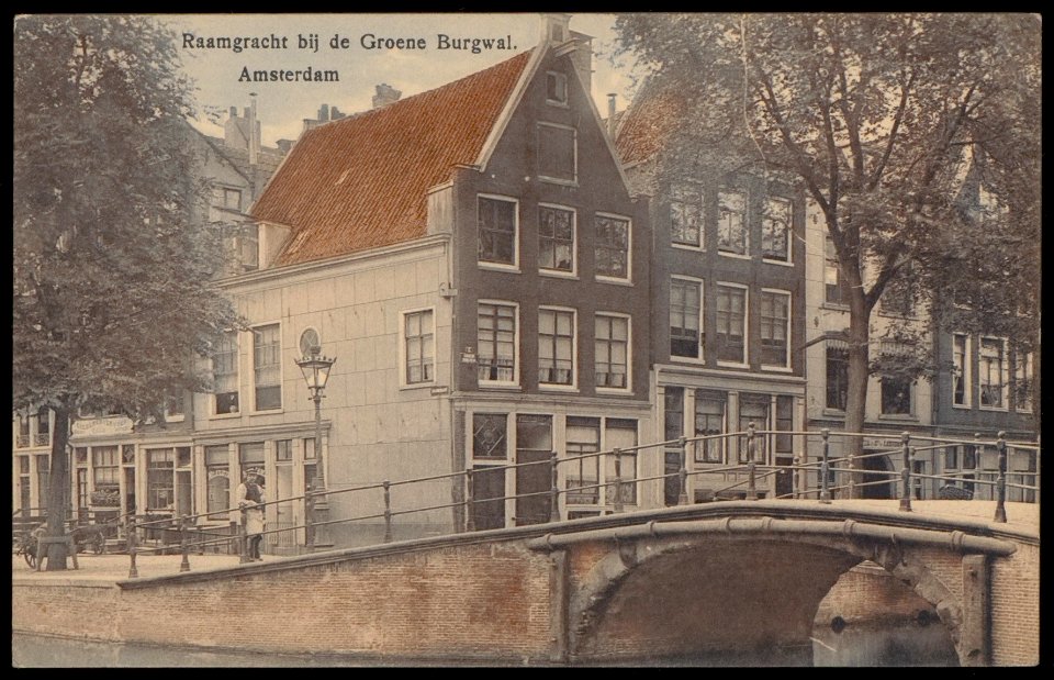 Raamgracht met rechts de Groenburgwal. Uitgave B. Brouwer, Amsterdam no. 30, Afb PBKD00233000003