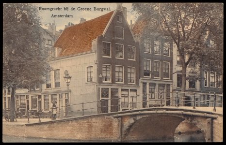 Raamgracht met rechts de Groenburgwal. Uitgave B. Brouwer, Amsterdam no. 30, Afb PBKD00233000003