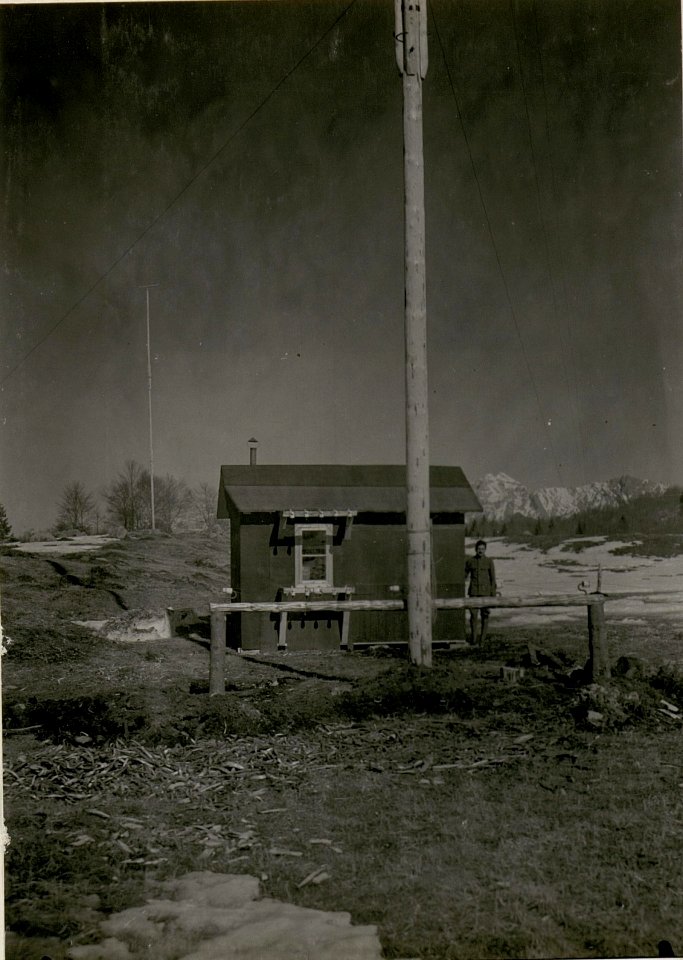 Radio Gruppe III.West, auf Cengledino, Markoni Antenne. (26-II.1918.) (BildID 15514495)