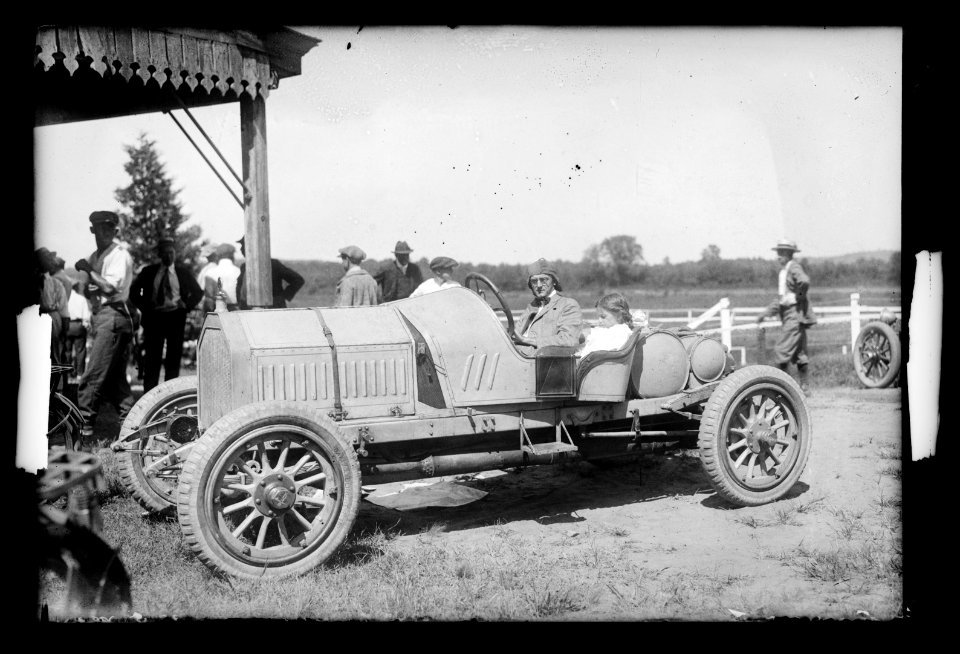 Racing car, c. 1915 LCCN2016850936