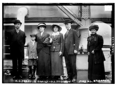 R.E. Peary & family, H.L. Bridgman and wife LCCN2014692794