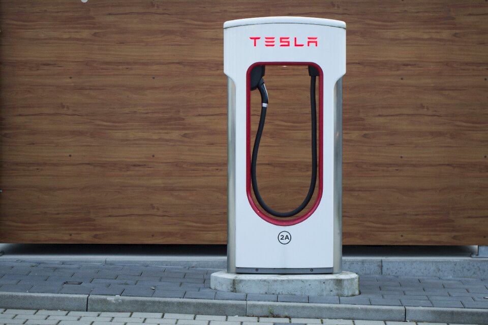 Loading point mobility e-gas station