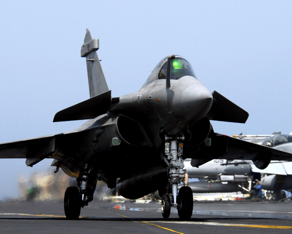 Rafale 070412-N-8157C-542