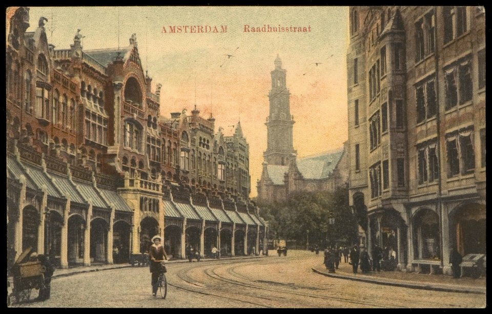 Raadhuisstraat met galerij, gezien naar de Westerkerk. Uitgave N.V. de Bijenkorf, Amsterdam, Afb PBKD00294000015