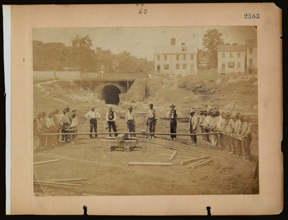 Railroad construction workers LCCN2006676183