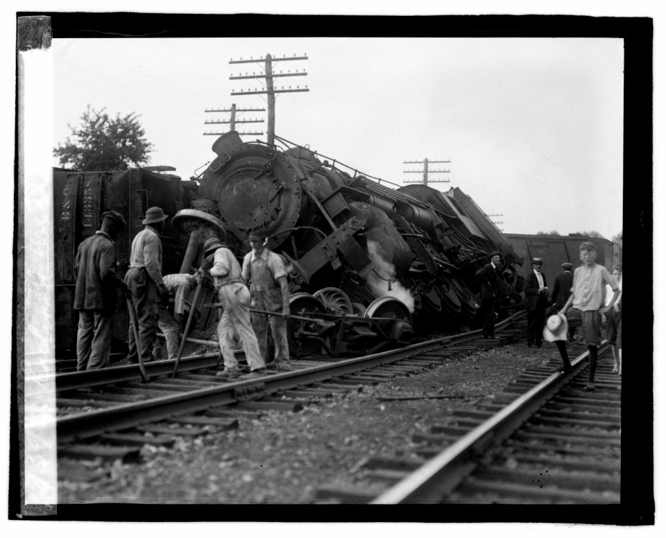 Railroad wreck LOC npcc.06776