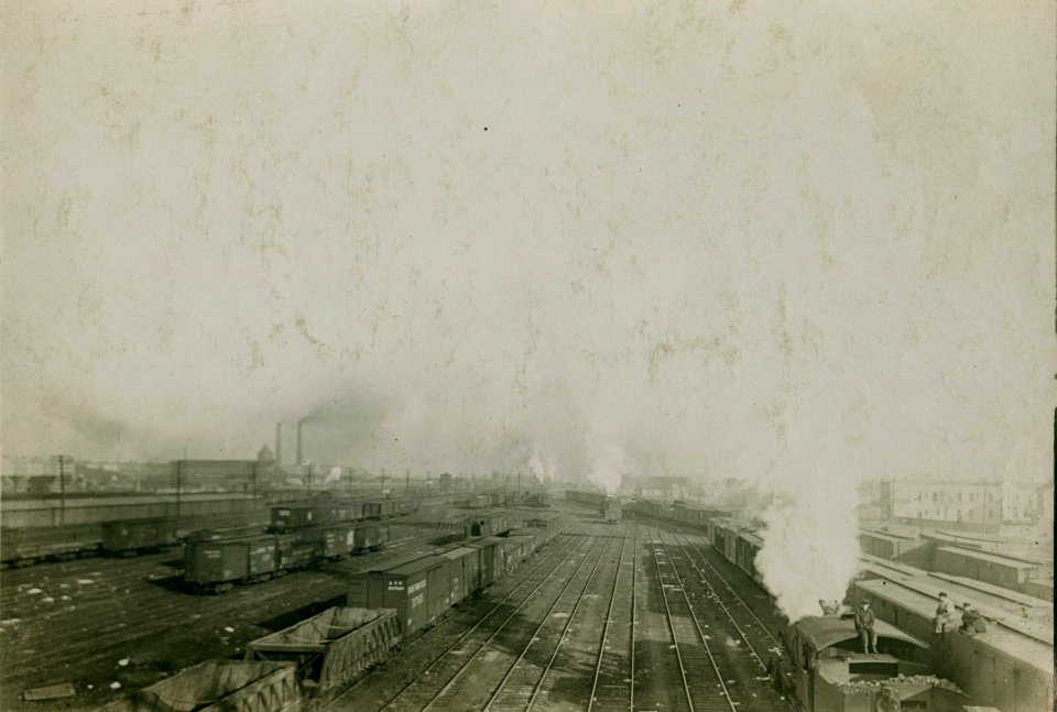 Railroad yard, Illinois, early 20th century (NBY 832)