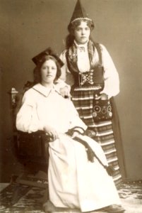 Ragnhild Anderson & Hilma Prien c 1902 photo