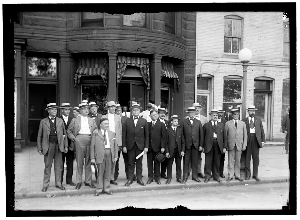 RAILWAY BROTHERHOODS GROUP- C.M. RODGERS; MR. LEWIS; W.G. LEE, PRES., BROTHERHOOD OF RAILWAY TRAINMEN; S. VEACH; A.B. GARRETSON, PRES. ORDER OF RAILWAY CONDUCTORS; W.J. BURKE; W.S. STONE, LCCN2016866639