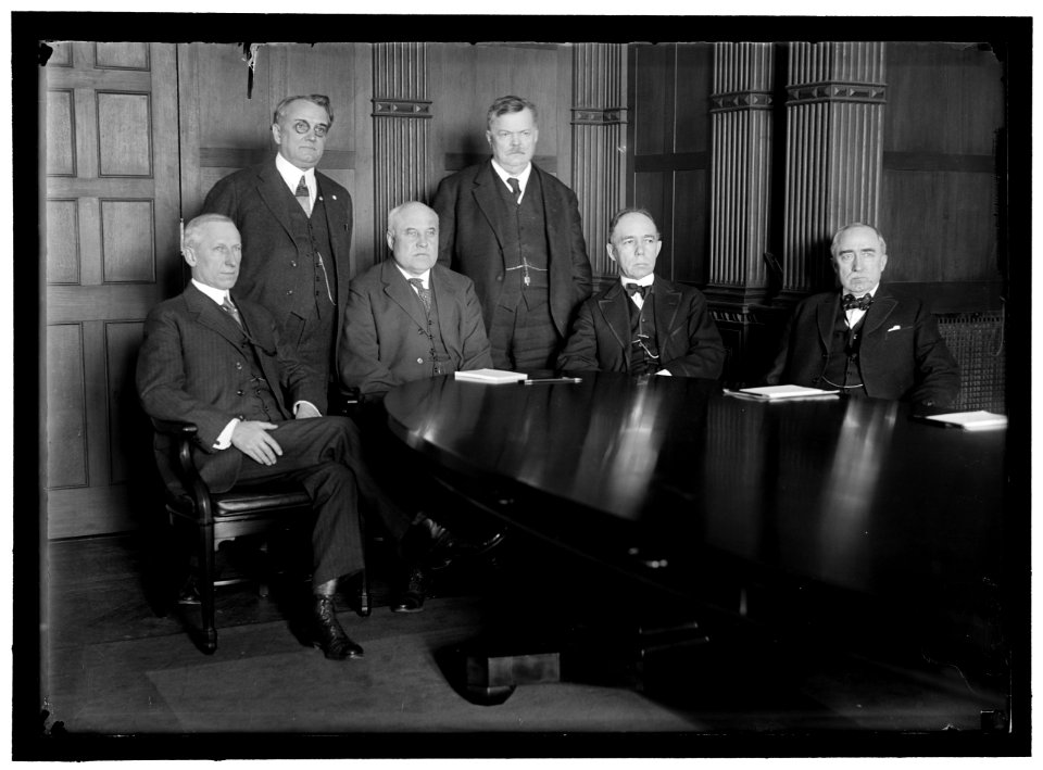 RAILWAY WAGE COMMISSION. CREATED JANUARY 18, 1918 BY DIRECTOR GENERAL OF RAILROADS. SEATED- J.H. COVINGTON; FRANKLIN K. LANE; CHARLES C. McCHORD; WILLIAM R. WILCOX. STANDING- W.A. RYAN; F.W. LCCN2016868854