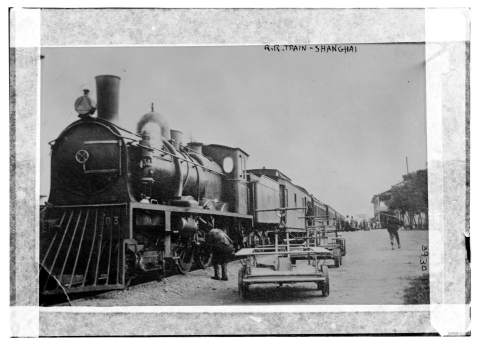 R.R. train, Shanghai LCCN2014702291