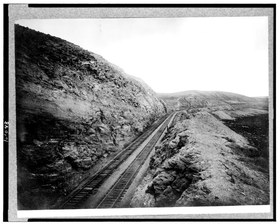 Railroad tracks in Estes National Park, Colorado LCCN90709652
