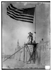 Raising U.S. Flag, Vera Cruz LCCN2014695811